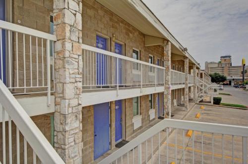 Motel 6 San Antonio, TX - Downtown - Market Square - 출입구