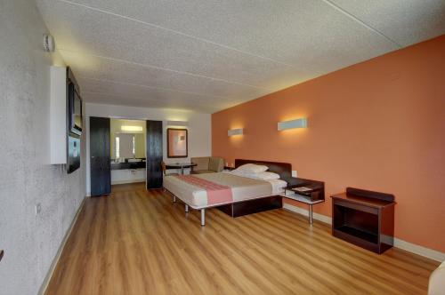 1 queen bed