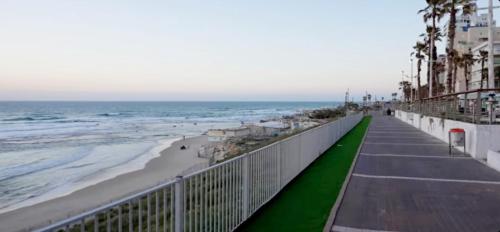 View, apart hotel tlv/bat yam beach front 834 in Bat Yam