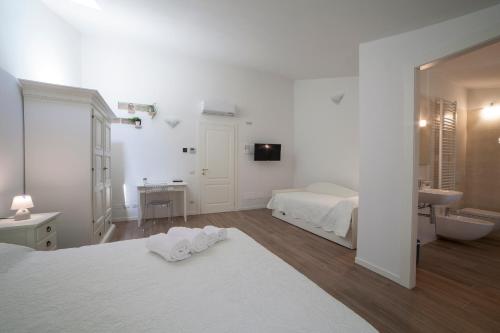 Quadruple Room image 3