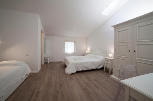 Quadruple Room image 2