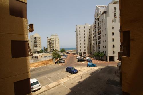 Isramax 3BR apartment near the sea.