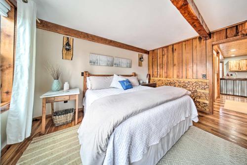 'Rose Valley House': Yard, Deck + Game Room! in Corry