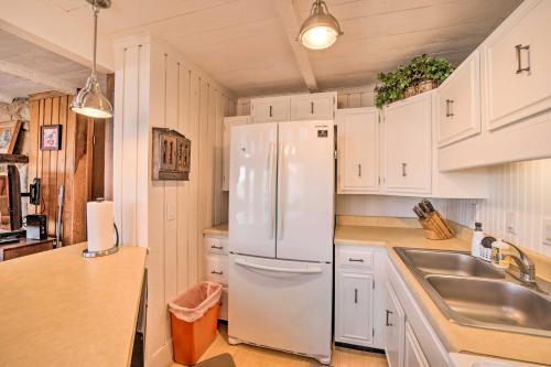 Chalet with Mtn Views and Golf Course Access! in Sky Valley, USA