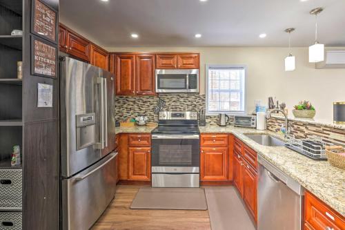 Bright Tobyhanna Home with Hot Tub and Fire Pit! in Tobyhanna, USA