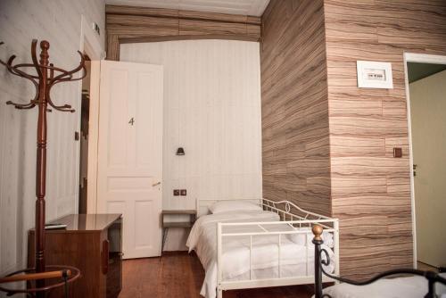 1920s Rooms