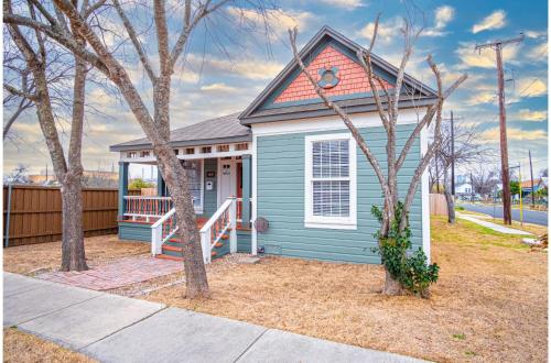 Beautiful Craftmans 4BR2,5BA Home Near Downtown in San Antonio, USA