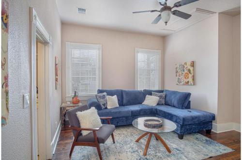 Beautiful Craftmans 4BR2,5BA Home Near Downtown in San Antonio, USA