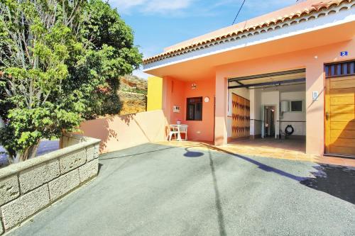  3 bedrooms house with enclosed garden and wifi at Santa Cruz de Tenerife 1 km away from the beach in Santa Cruz de Tenerife