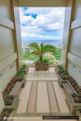 Torre DeManila TaftAvenue KingBed1bedroomBalcony 65InchesTV Rooftop Viewing LunetaPark ManilaOcean ManilaBay US Embassy, Manila (fotografie 9)
