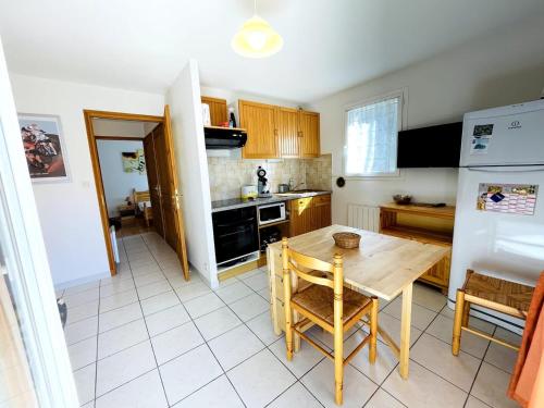 keuken, Appartement lumineux proche plage et parking in Savines Le Lac