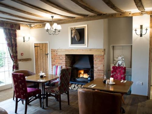 Iekārtas, The White Horse Hotel in Thornham Magna