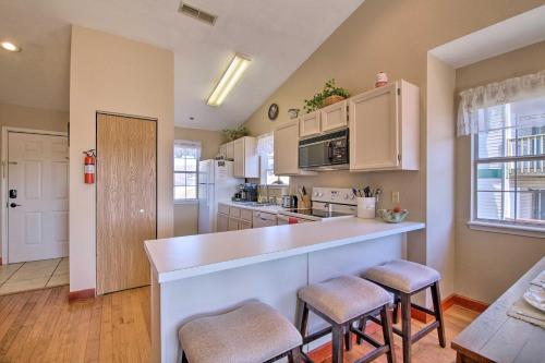 Branson Condo with Deck and Table Rock Lake View! - image 6
