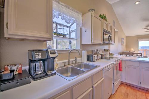 Branson Condo with Deck and Table Rock Lake View! - image 9