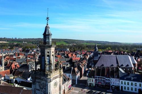 Tuvākā izklaides vieta, Cosy townhouse in the heart of Hesdin with private jacuzzi in Hesdin
