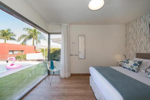 Three-Bedroom Villa image 9