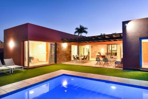 Three-Bedroom Villa image 5