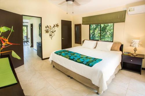 Tropical Paradise Villa - Beautiful Pool, Surrounded by Nature and Wildlife!