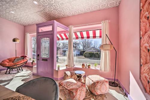 Unique, Themed Tulsa Escape about 2 Mi to Downtown! in Tulsa, USA