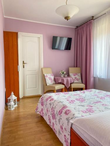 1 queen bed