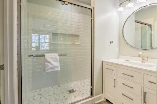 Coastal Hilton Head Beach Retreat with Pool Access! - main image