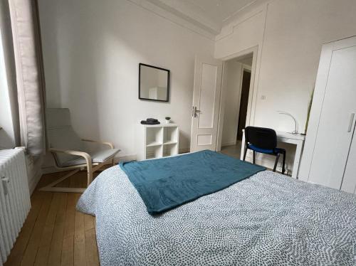 Chambres privées -Private room- dans un spacieux appartement - 100m2 centre proche gare