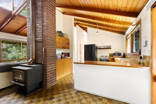 Gippsland Region Aruma 4-Star Single Room restaurant