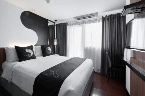 Two-Bedroom Deluxe image 10