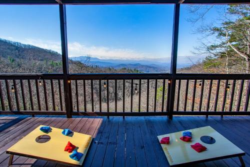 Maple Ridge with Mtn View Fireplace - Sevierville