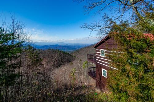 Maple Ridge with Mtn View Fireplace