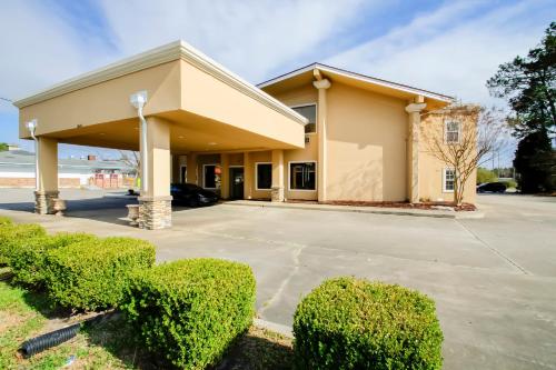 Cypress Inn & Suites Washington - Chocowinity, NC By OYO