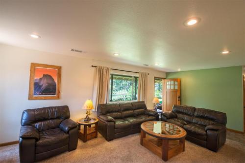 Yosemite's Blue Bird Ranch - image 12