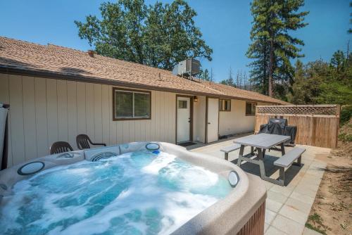 Yosemite's Blue Bird Ranch - image 11