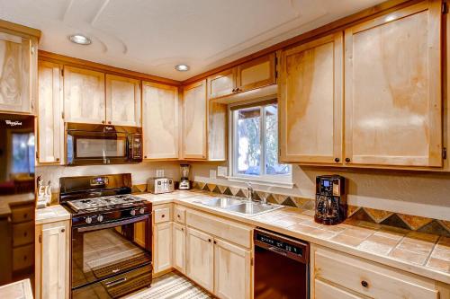 Yosemite's Anglers Rest - 2BR/2BA Home - image 11