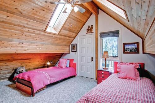 Edelweiss Cabin - image 12