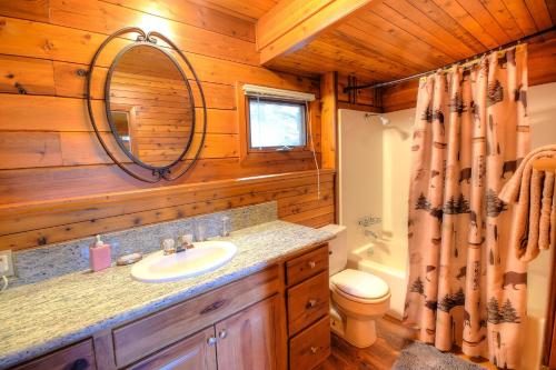 Treetops Cabin thumb 3