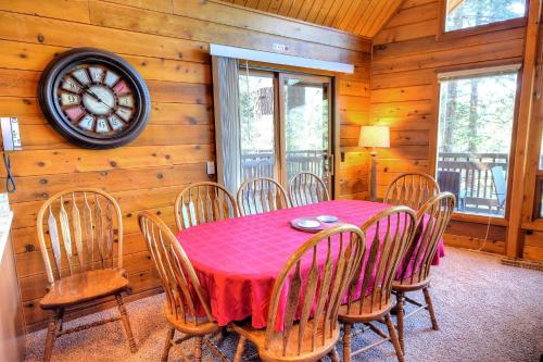 Treetops Cabin - main image