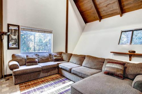 Yosemite Creekside Birdhouse - main image