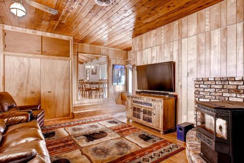 Trout Creek Lodge - 3BR/2BA Home - image 26