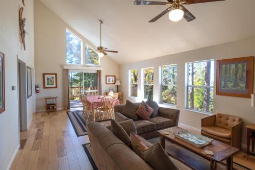 Yosemite Park Place - 3BR/2BA Home - image 7