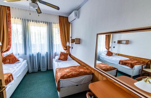 Hotel Jogar – Balatonfoldvar, AZ