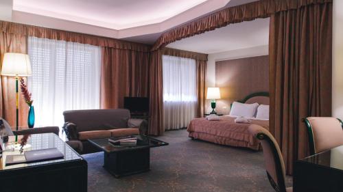 Grand Hotel Excelsior - image 5