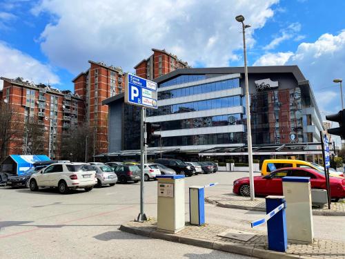 Queen's Hotel - Zebra Centre, Skopje (photo 10)