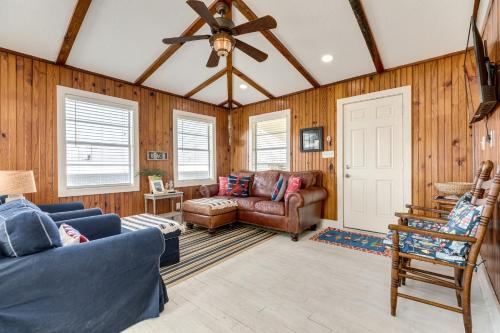 Neverland Cottage in Crystal Beach, USA