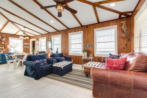Neverland Cottage in Crystal Beach, USA