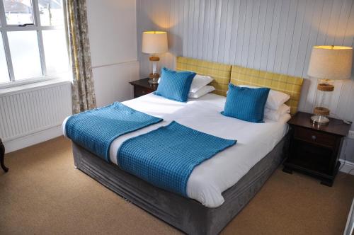 1 double bed