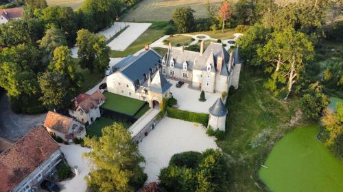 Château Origny - Moulins chambre d'hôte Chemilly