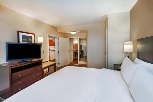 Holiday Inn Ardmore an IHG Hotel - image 6