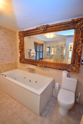 Angmering Manor Hotel - image 8