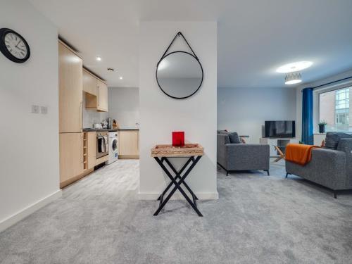 Pass the Keys Spacious Manchester Apartment with Parking, Manchester (photo 4)
